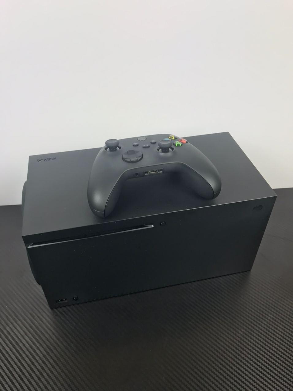 Фотоотчет: распаковка Xbox Series X от PLAYER ONE